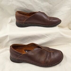 L.L. Bean Women's Plain Brown Leather Slip on Casual Hipster Flat Shoes Sz 9M
